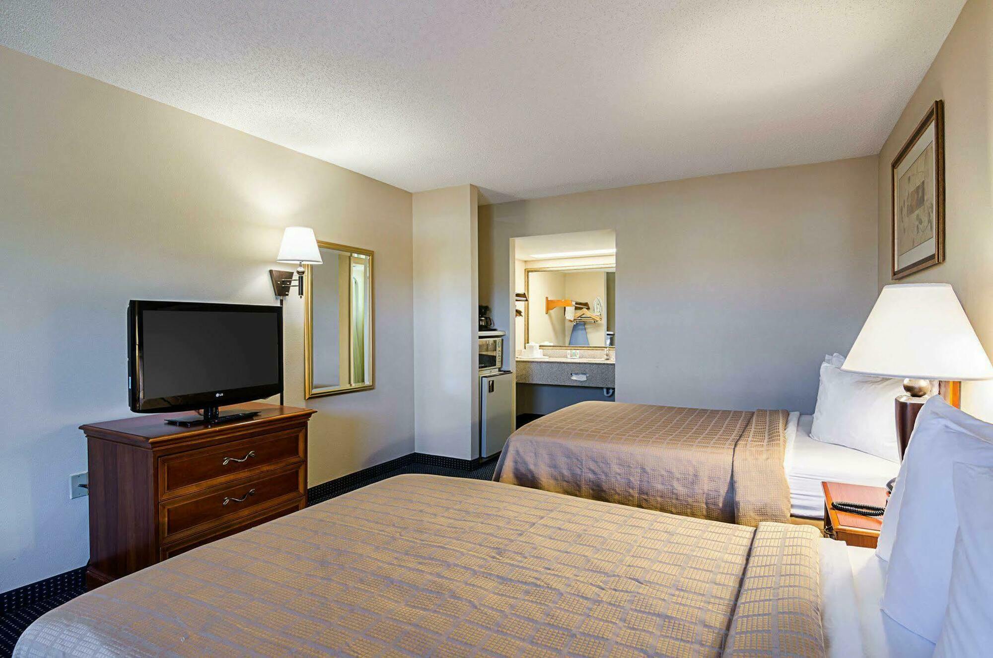 Quality Inn Troutville - Roanoke North Kültér fotó